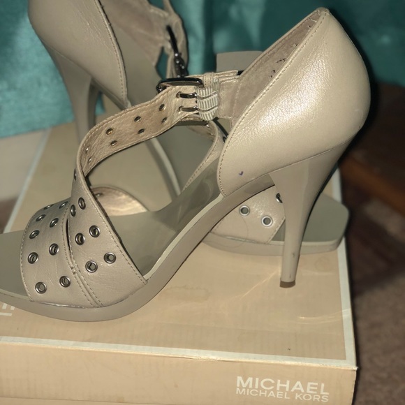 Sandal - Picture 3 of 6